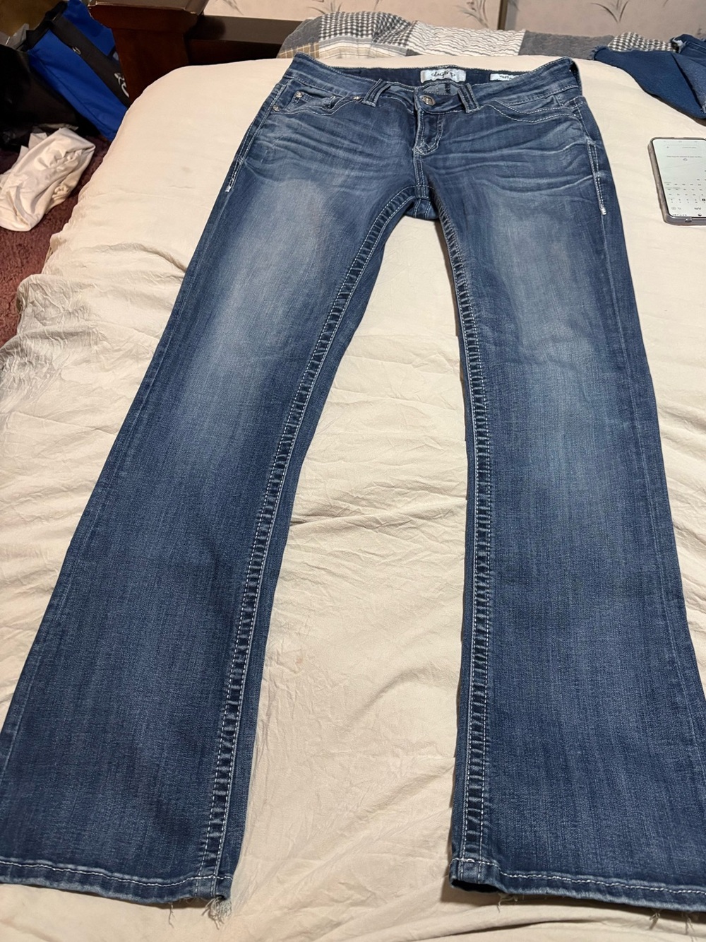 Daytrip Bootcut Jeans in Medium Blue Wash